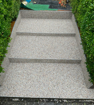 Alte Treppe neu beschichtet